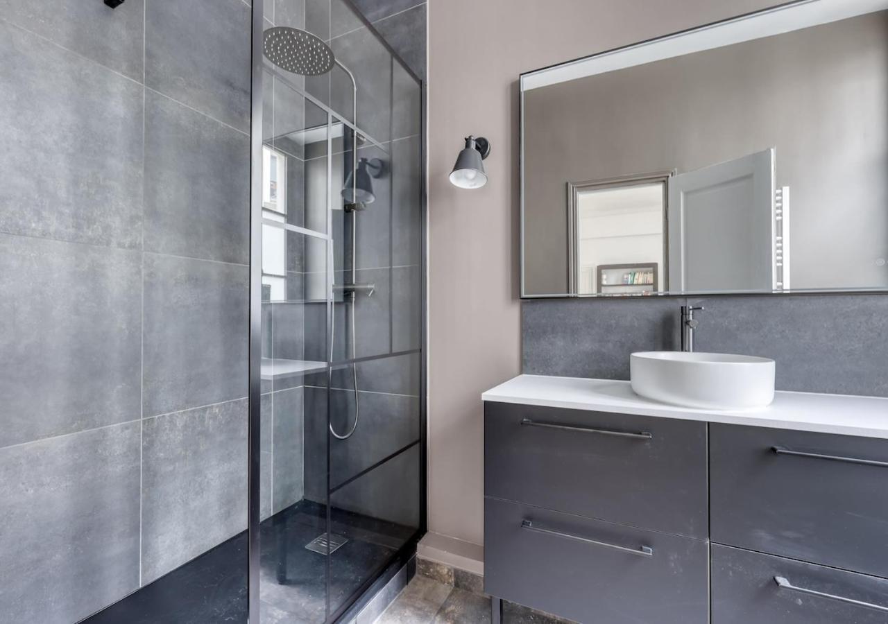 Spacious Typical Parisian Flat - Le Marais * Parigi