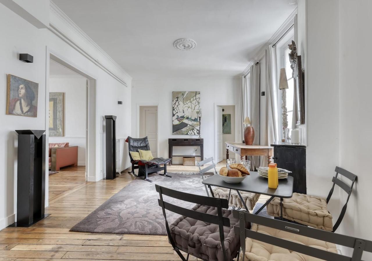 Spacious Typical Parisian Flat - Le Marais * Parigi