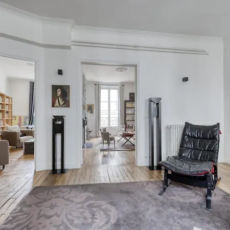 Spacious Typical Parisian Flat - Le Marais Appartamento Parigi